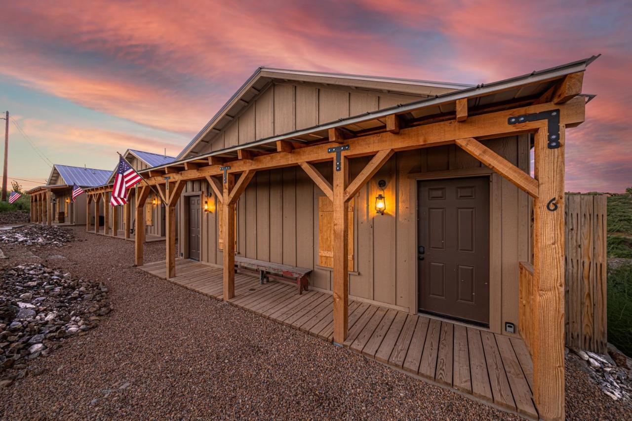 Miners Cabin #2 - King Bed - Accessible Room - Private Balcony Tombstone Esterno foto